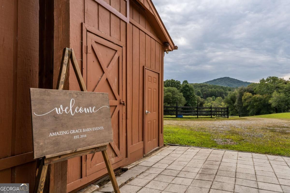 Property Photo: 86 Stable Gate Drive GA 30512