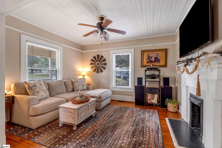 Property Photo:  101 E Main Street  SC 29687 