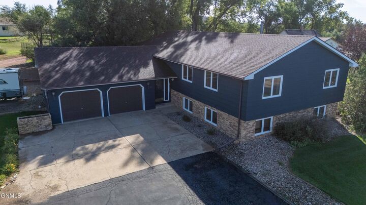 Property Photo:  401 Montana Avenue  ND 58646