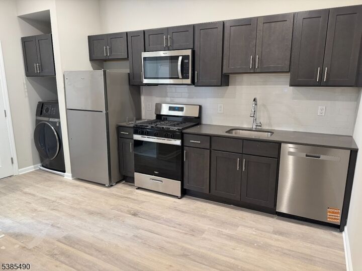 Property Photo:  10 E Washington Ave 202  NJ 07882 