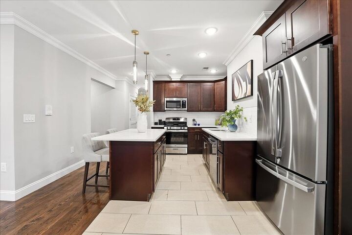 Property Photo:  25 St Pauls Ave 3  NJ 07306 