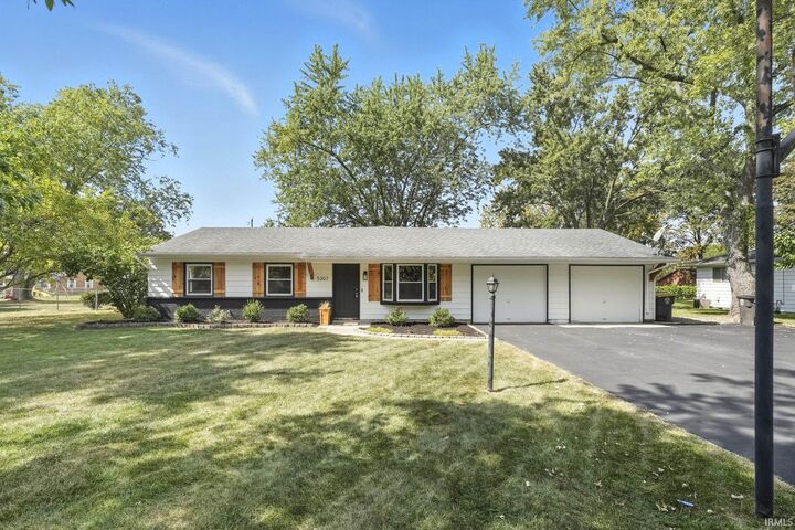 Property Photo:  5307 Eicher Drive  IN 46835-3625 