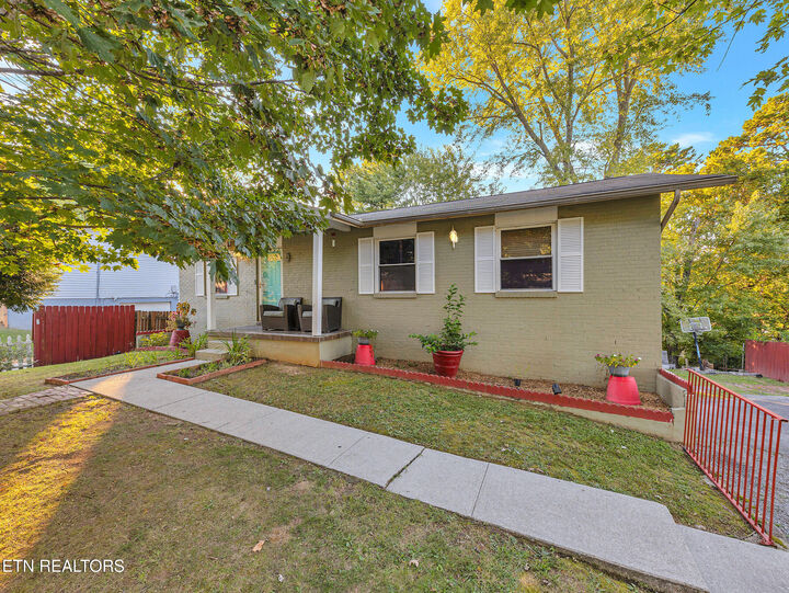 Property Photo:  6409 NW Shrewsbury Drive  TN 37921 