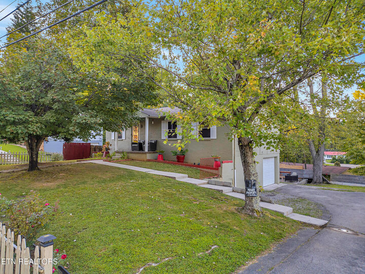 Property Photo: 6409 NW Shrewsbury Drive TN 37921