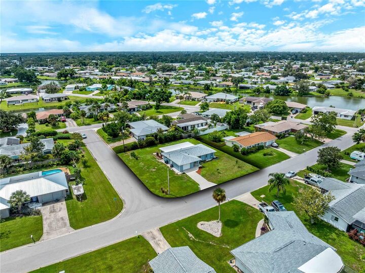 Property Photo: 540 Oxford Drive FL 34293