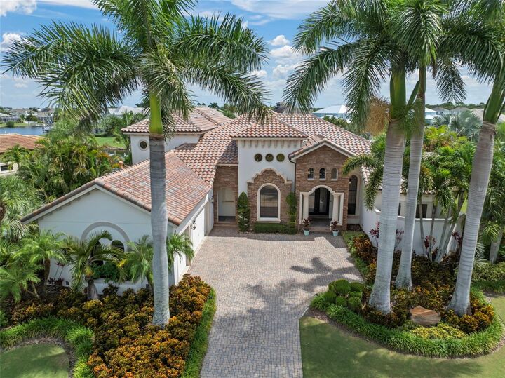 Property Photo:  5405 Tybee Island Drive  FL 33572