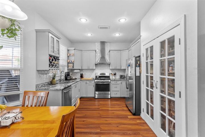 Property Photo: 10237 Goldenbrook Way FL 33647