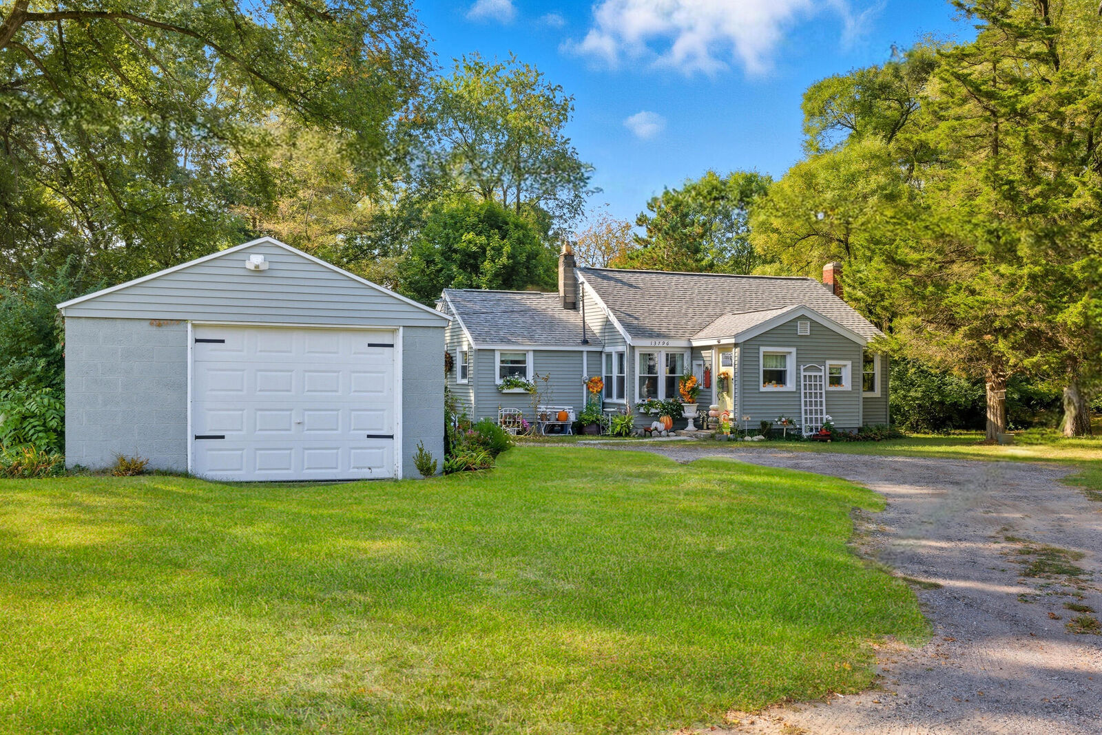 Property Photo:  13796 Macclain Street NE  MI 49326 