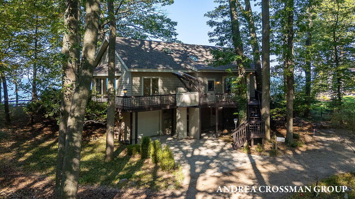 2542 Lakeshore Drive  Fennville MI 49408 photo