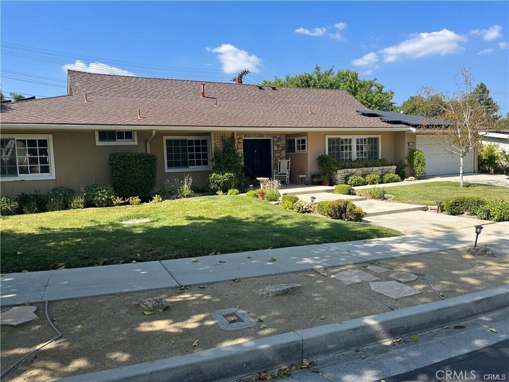 Property Photo:  5341 Dubois Avenue  CA 91367 