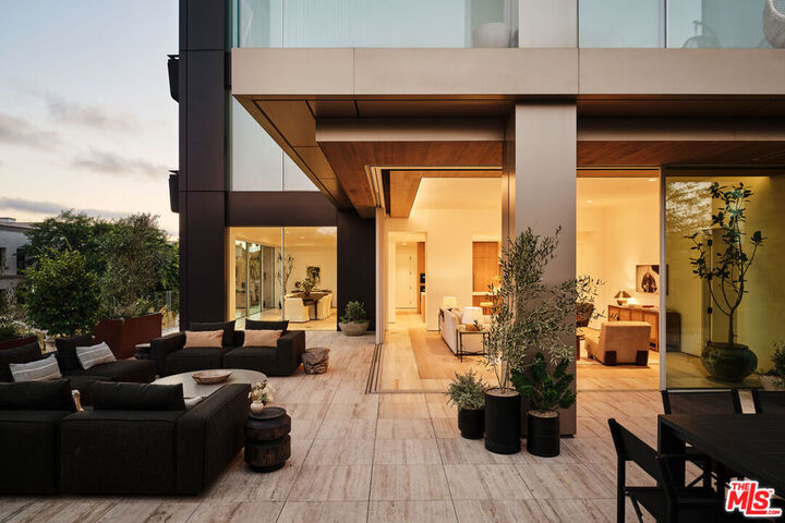 8899 Beverly Boulevard 4D  West Hollywood CA 90048 photo