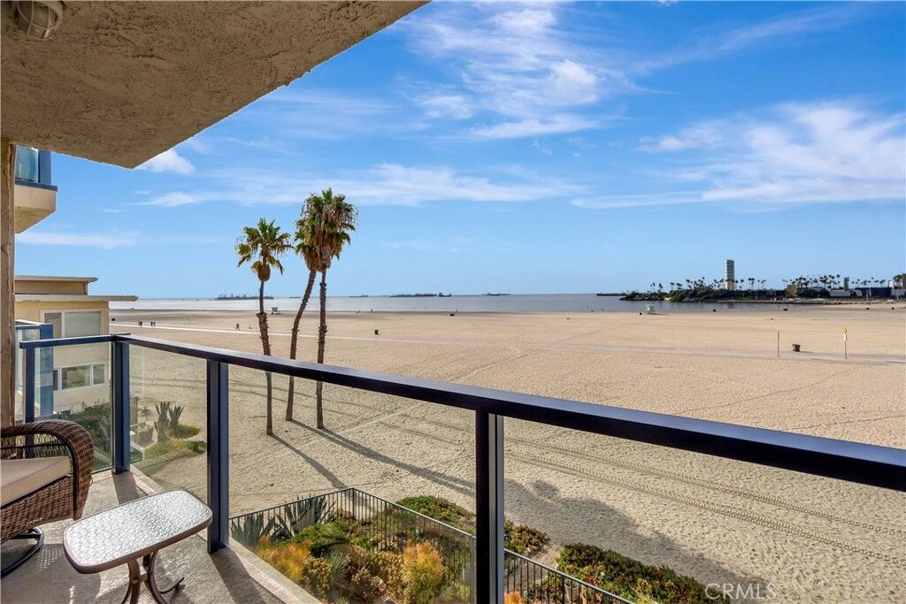Property Photo: 1 3rd Place 302 CA 90802