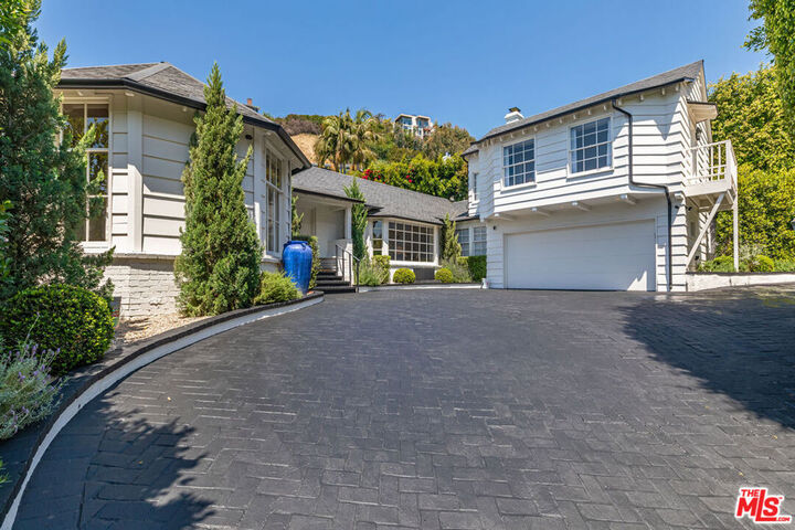 Property Photo:  1437 Belfast Drive  CA 90069 