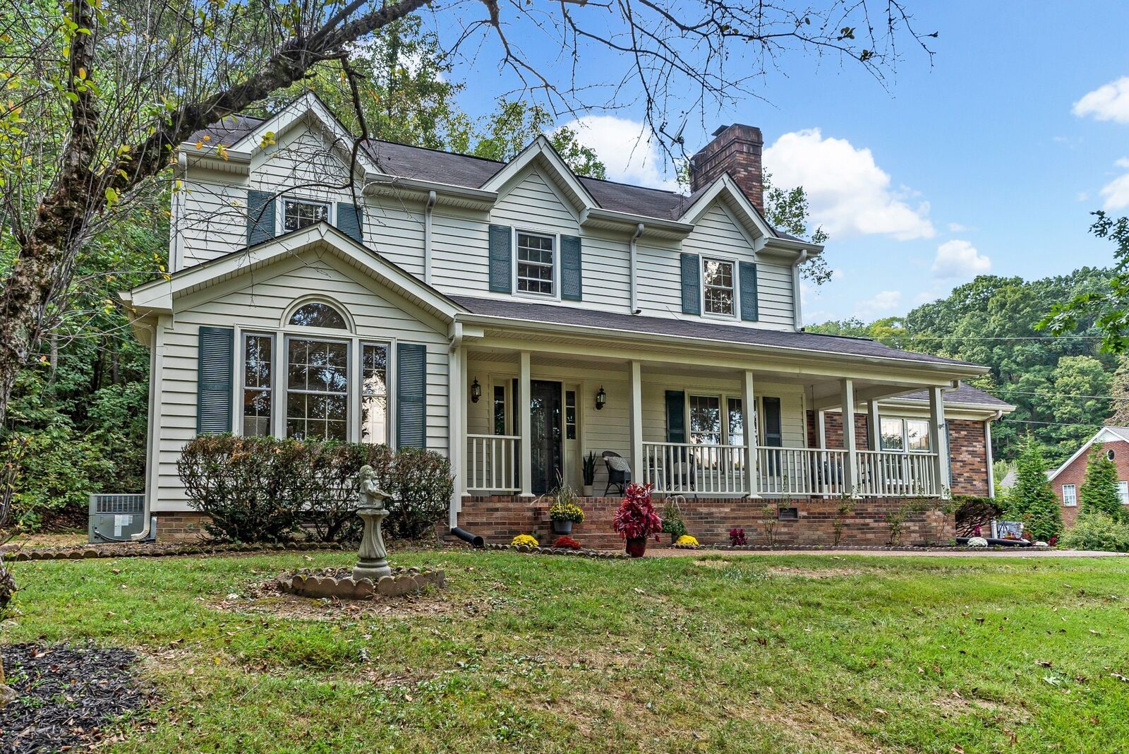 Property Photo: 1861 Fox Chase Dr TN 37072