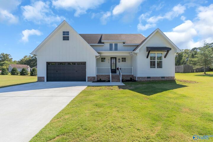 Property Photo:  626 Gaines Street  AL 35956 