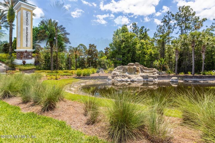 Property Photo:  5 Ace Court  FL 32110 