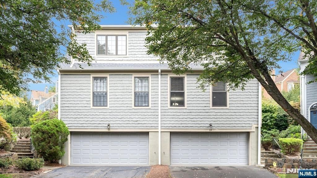 Property Photo:  39 Tanager Court  NJ 07470 