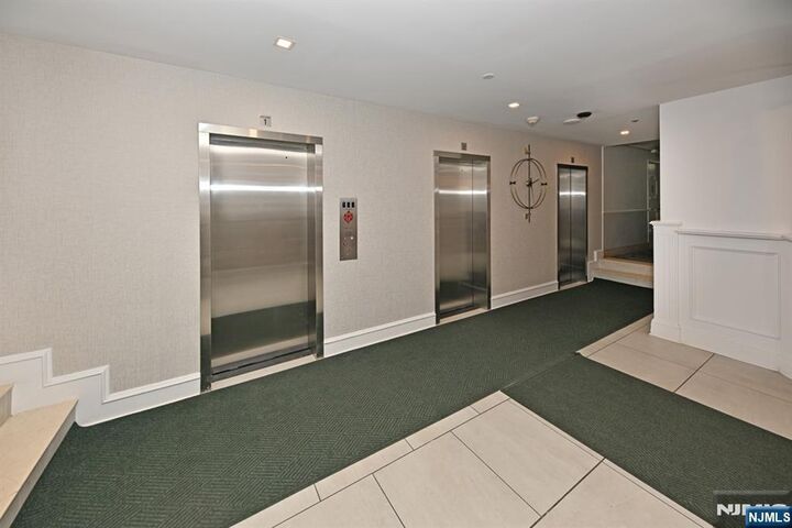 Property Photo:  225 St Pauls 4R  NJ 07306 