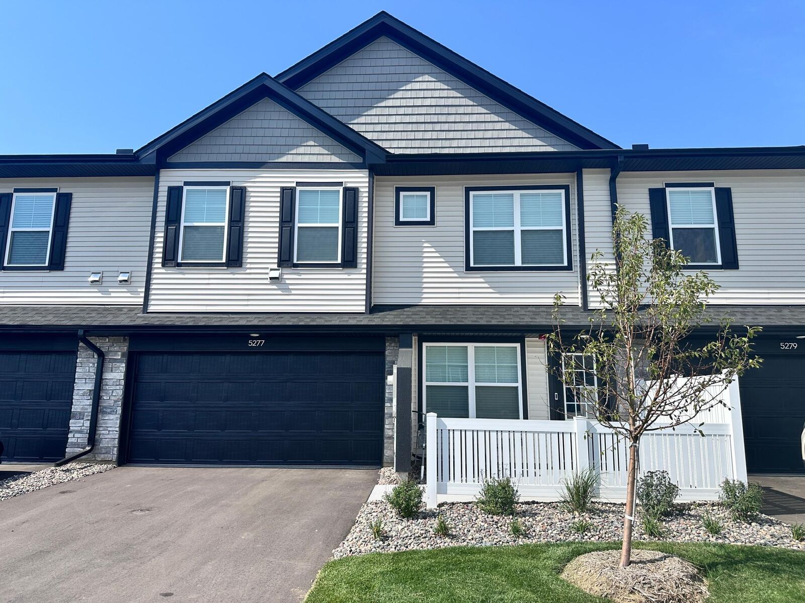 Property Photo:  5277 Long Pointe Pass  MN 55129 