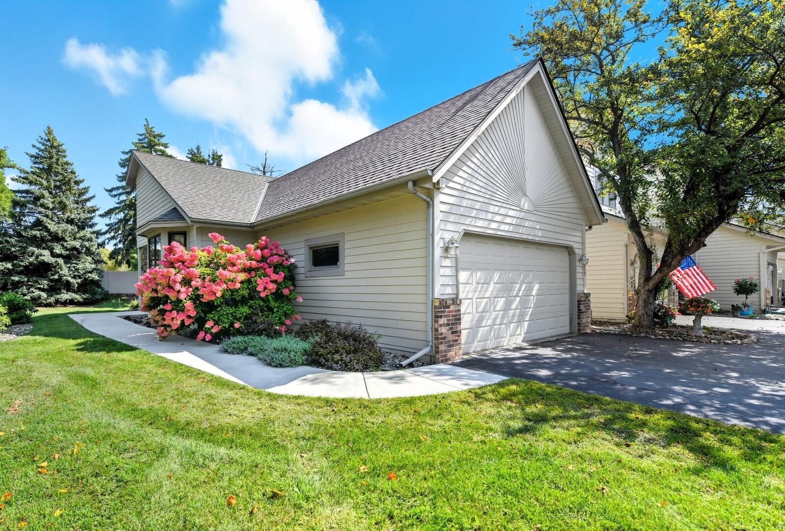 Property Photo: 14659 Sherwood Place MN 55306