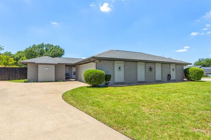 Property Photo:  4349 Altamesa Boulevard  TX 76133 