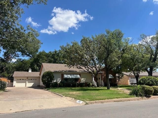 Property Photo:  1317 Hollis Drive  TX 79605 