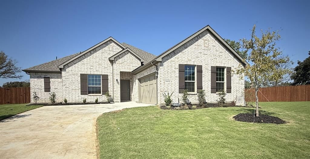 Property Photo:  1412 Leonard Court  TX 76063 