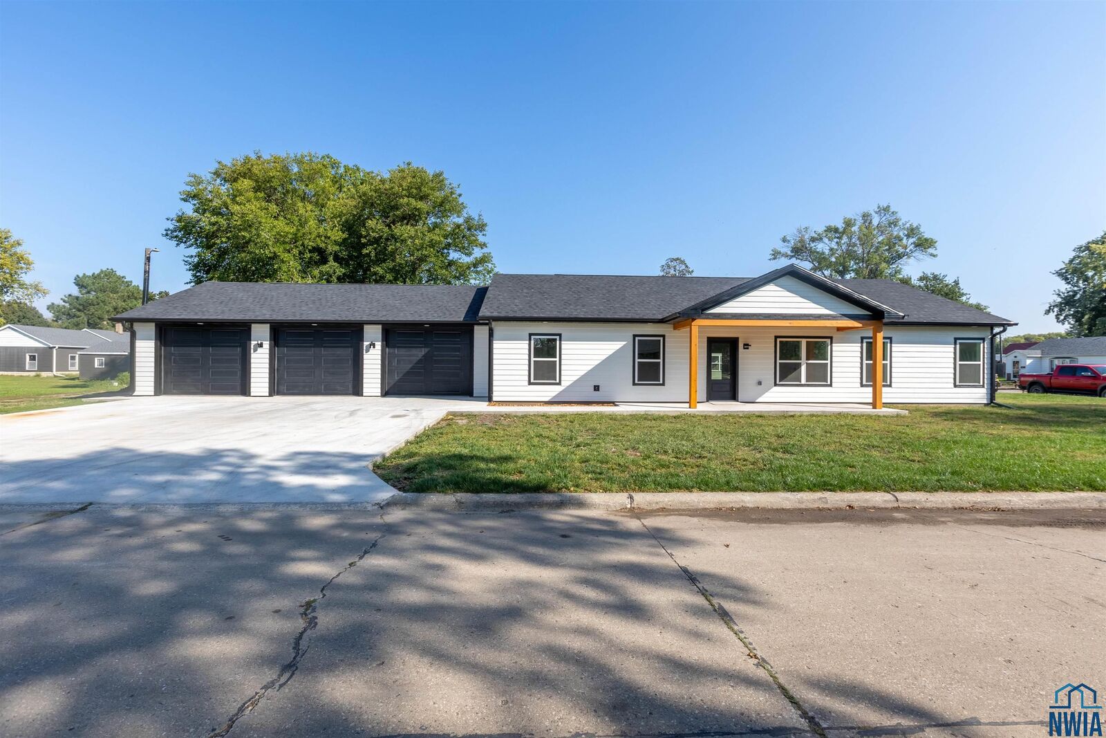 Property Photo:  1418 12th Street  IA 51040 