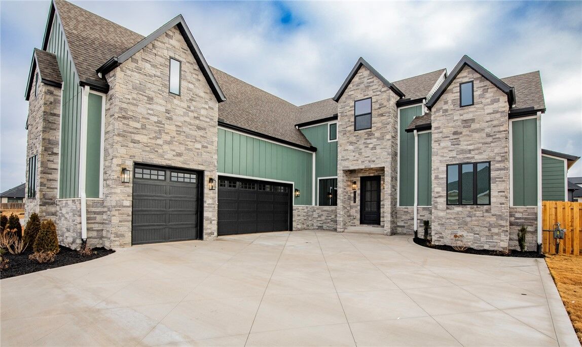Property Photo: 3620 Bearpaw AR 72712