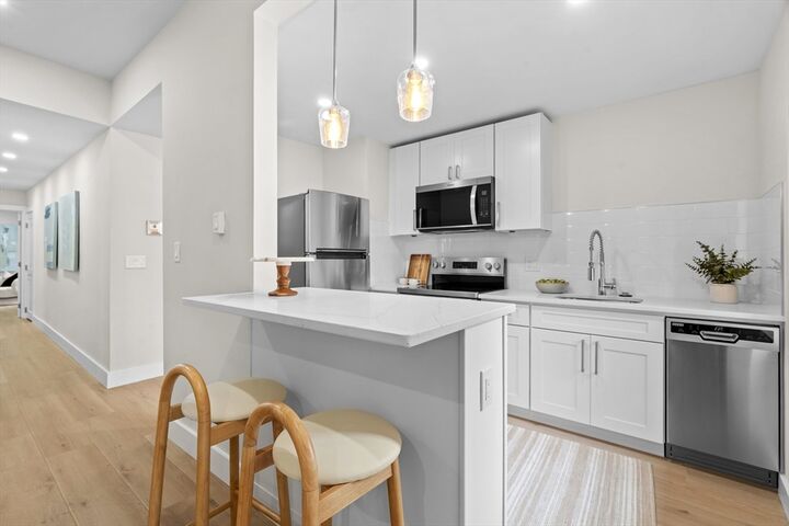 Property Photo:  72-74 Chelsea St 3  MA 02128 