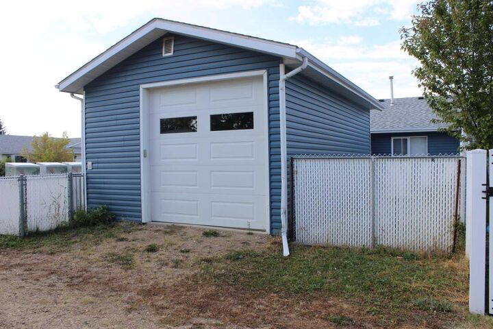 Property Photo: 202 Ebert Close W AB T4R 2C5