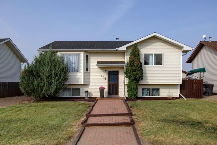 Property Photo: 106 Aerial Crescent AB T0J 0Y9