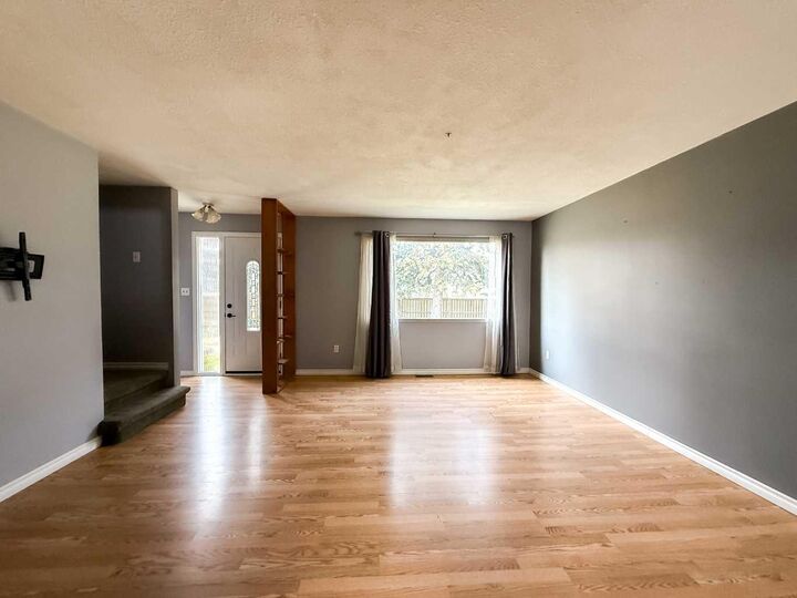 Property Photo:  441 Switzer Drive 30  AB T7V 1Z7 