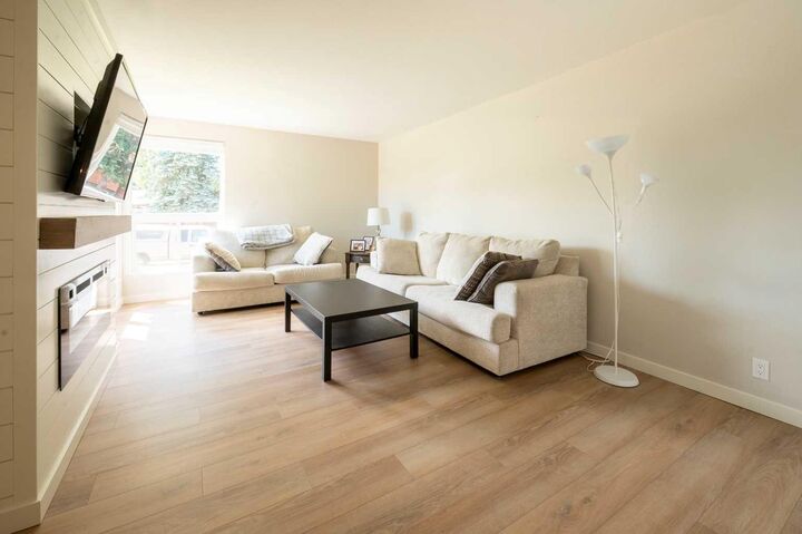 Property Photo:  19 Sherwood Crescent  AB T4N 0A4 