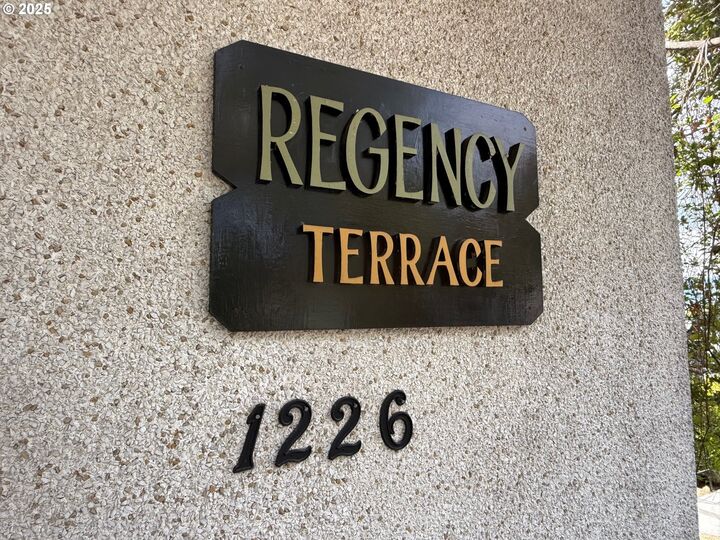 Property Photo:  1226 SE 25th Ave  OR 97214