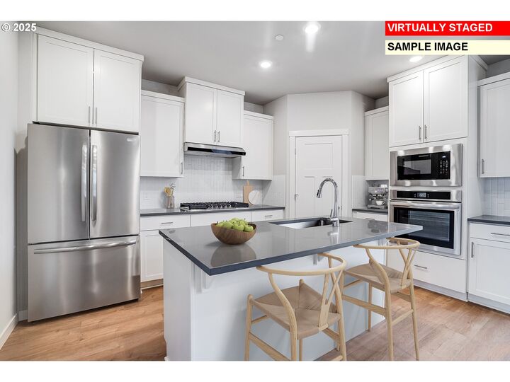 Property Photo: 12266 SW Bittern Ter OR 97007