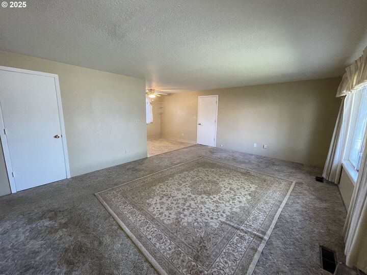 Property Photo: 490 NW 3rd St OR 97838