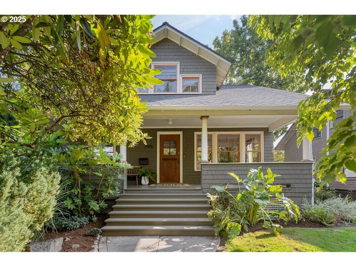 Property Photo:  4416 SE Clay St  OR 97215 