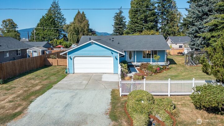 Property Photo: 2612 W 2nd Street WA 98221