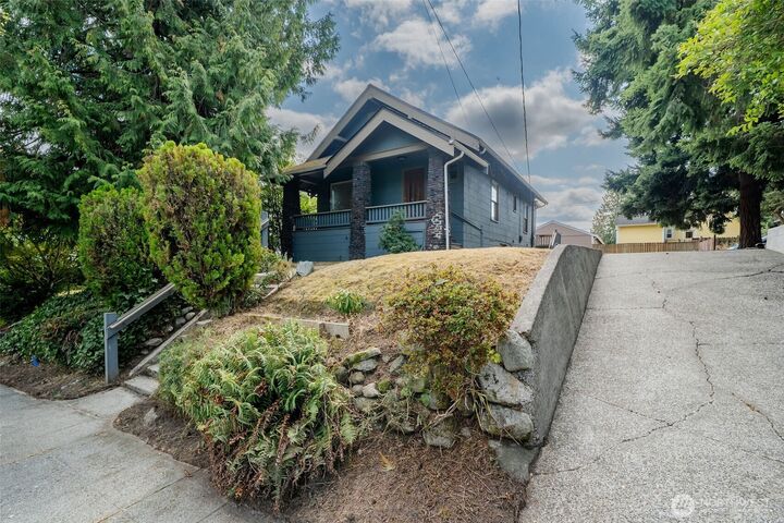 329 NE 51st Street  Seattle WA 98105 photo