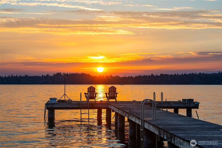 Property Photo:  6209  Lake Washington Blvd  NE  WA 98033 