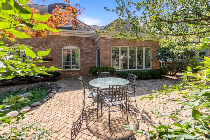 Property Photo:  1012 E Kramer Lane  WI 54915-4582 