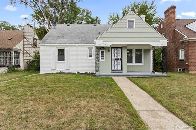 Property Photo:  18614 Griggs Street  MI 48221 