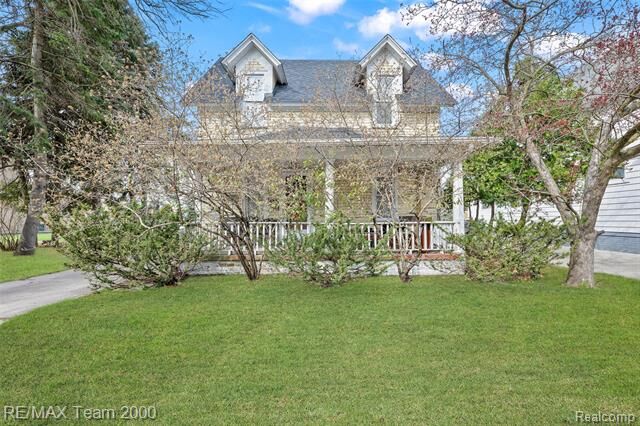 Property Photo:  824 Mason Street  MI 48124 