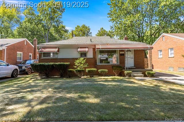 Property Photo:  9001 Leverne  MI 48239 