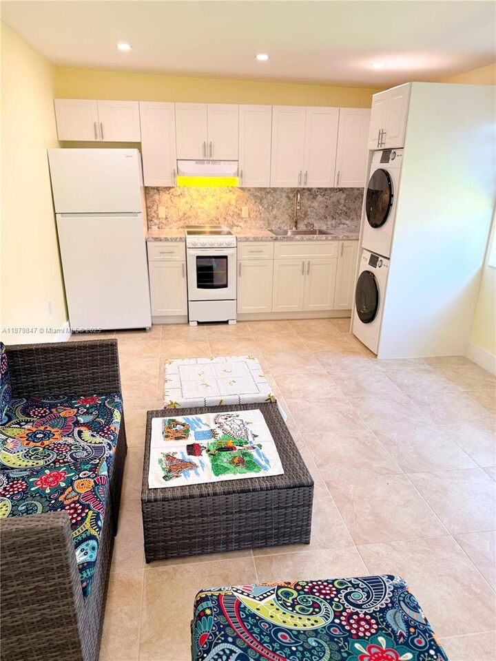 Property Photo:  10985 SW 138th St 1  FL 33176 