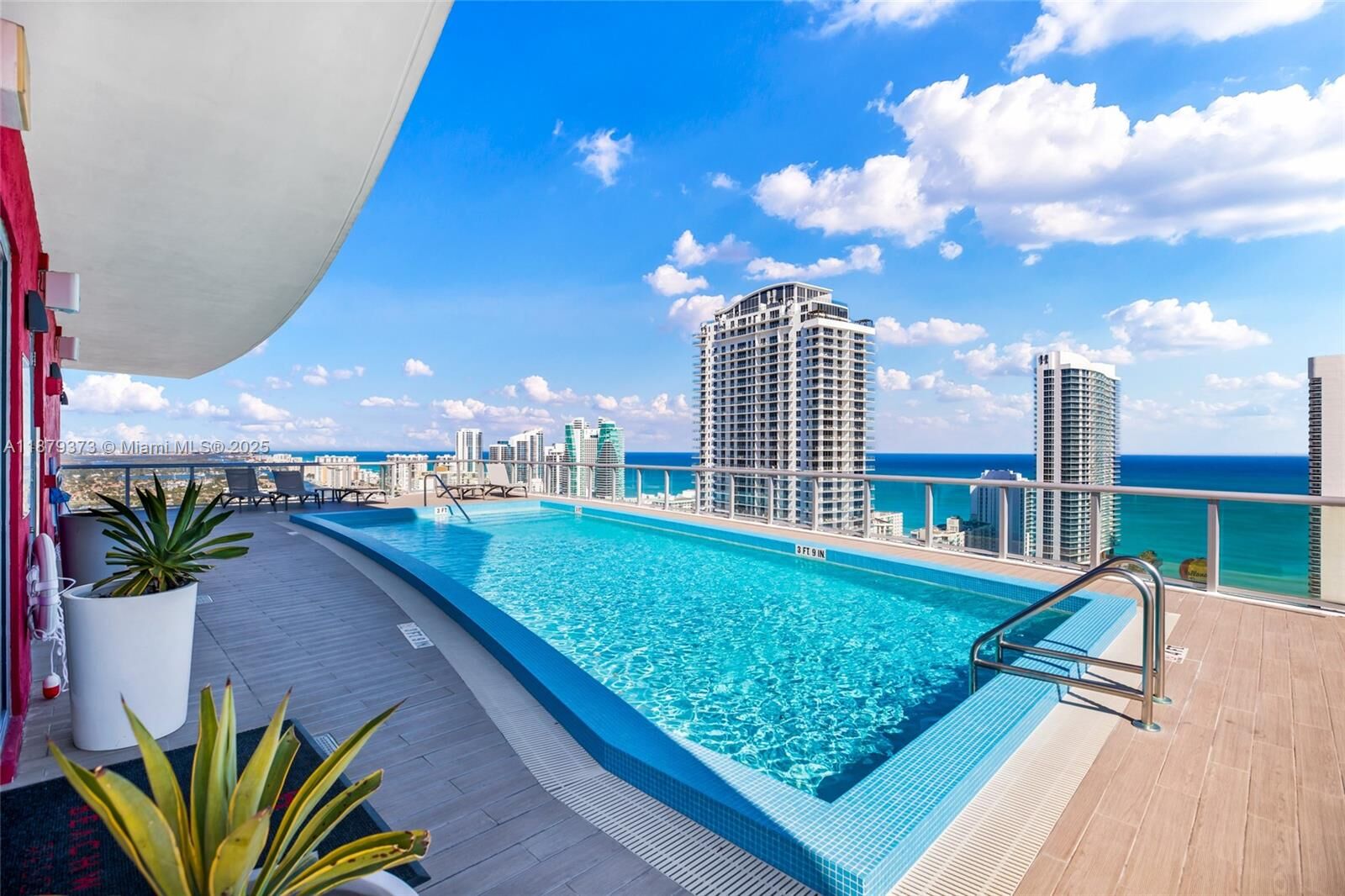 Property Photo:  2602 E Hallandale Beach Blvd R2109  FL 33009 