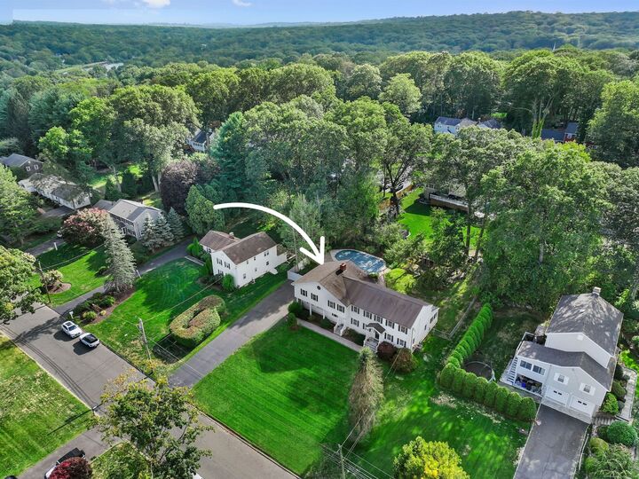 37 Lamplighter Lane  Fairfield CT 06825 photo