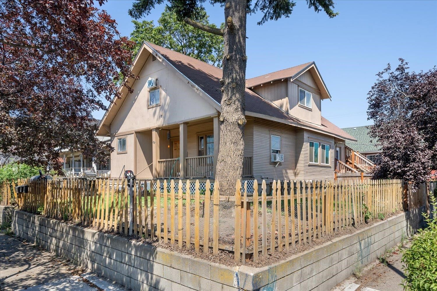 Property Photo:  2937 E Broad Ave  WA 99217 