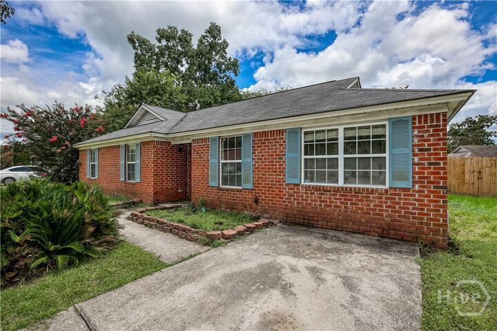 Property Photo: 110 Laurelwood Drive GA 31419